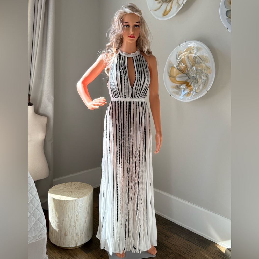NEW TAG ON GORGEOUS UK DESIGNER PLEATED IVORY W/BLACK MAXI DRESS BY KAREN MILLEN